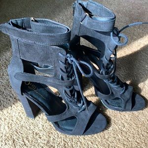 Black strappy heels Olivia